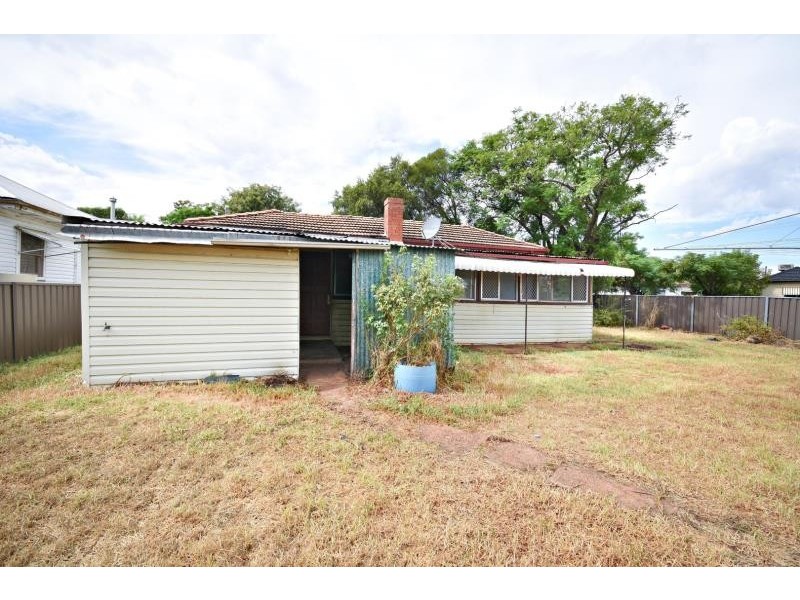 13 Trelanvean St, Dubbo NSW 2830