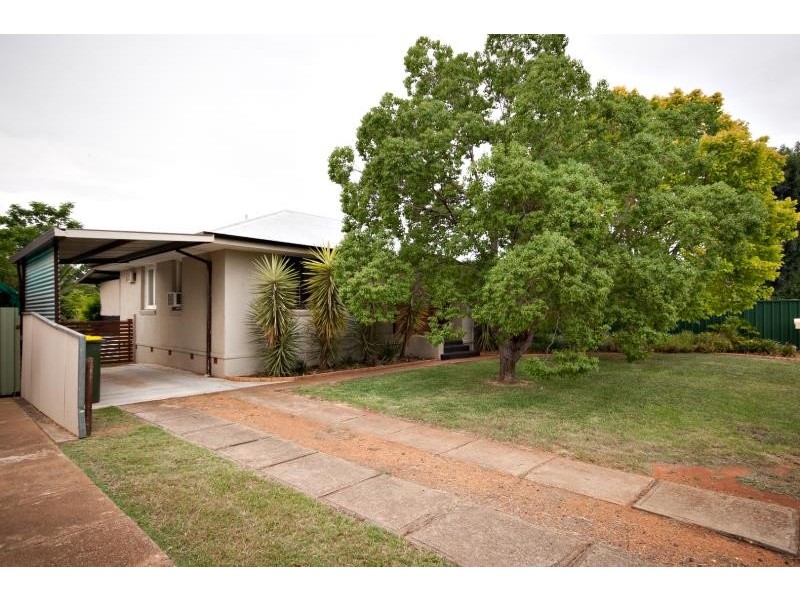 64 Bennett St, Dubbo NSW 2830