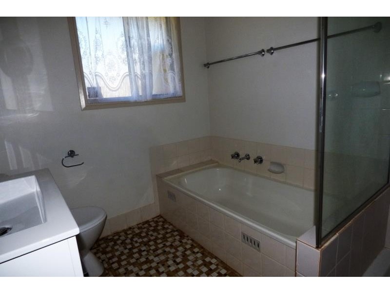 7 Burge Pl, Dubbo NSW 2830