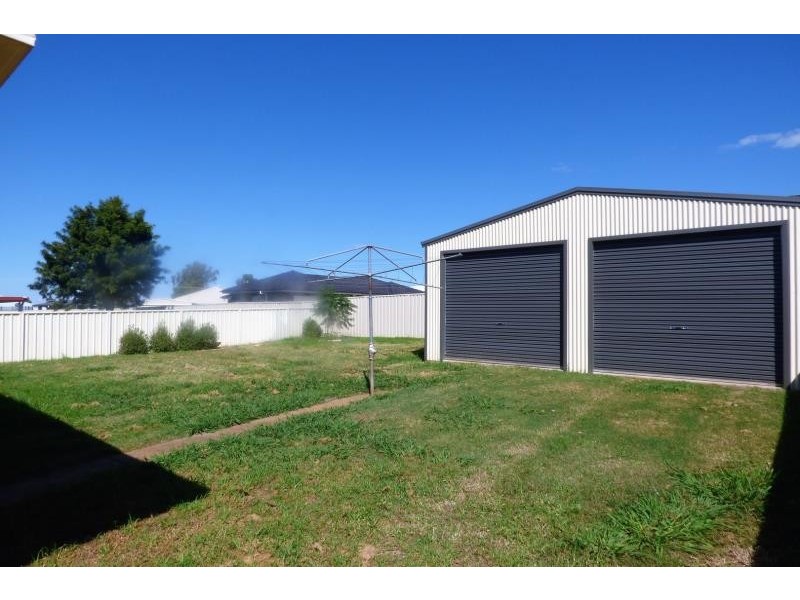 7 Burge Pl, Dubbo NSW 2830