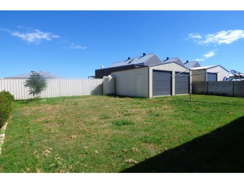 7 Burge Pl, Dubbo NSW 2830