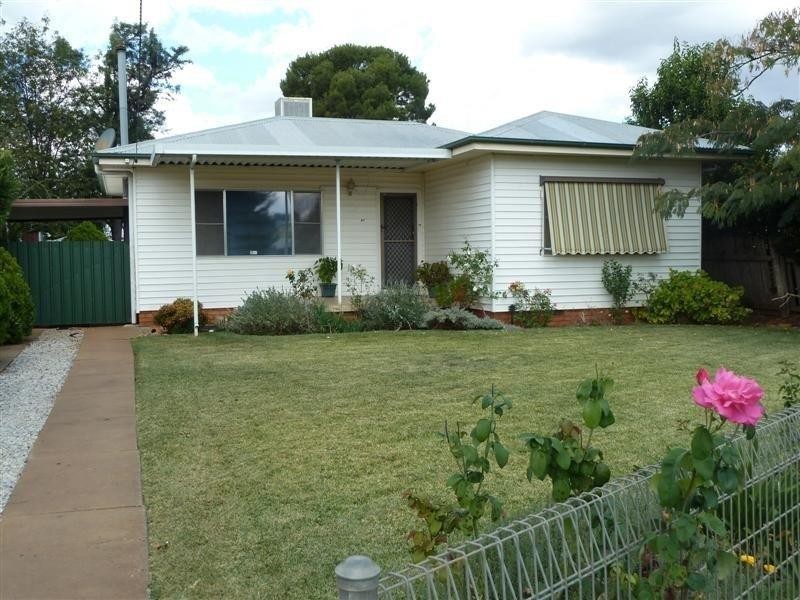 64 Young St, Dubbo NSW 2830