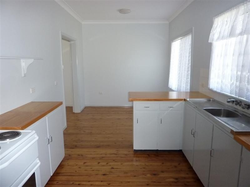 64 Young St, Dubbo NSW 2830