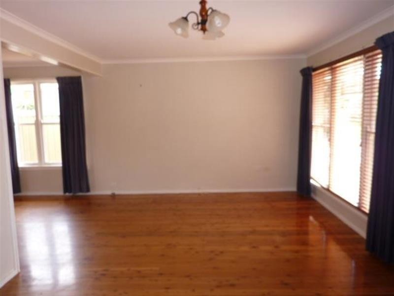 8 Caroline St, Dubbo NSW 2830