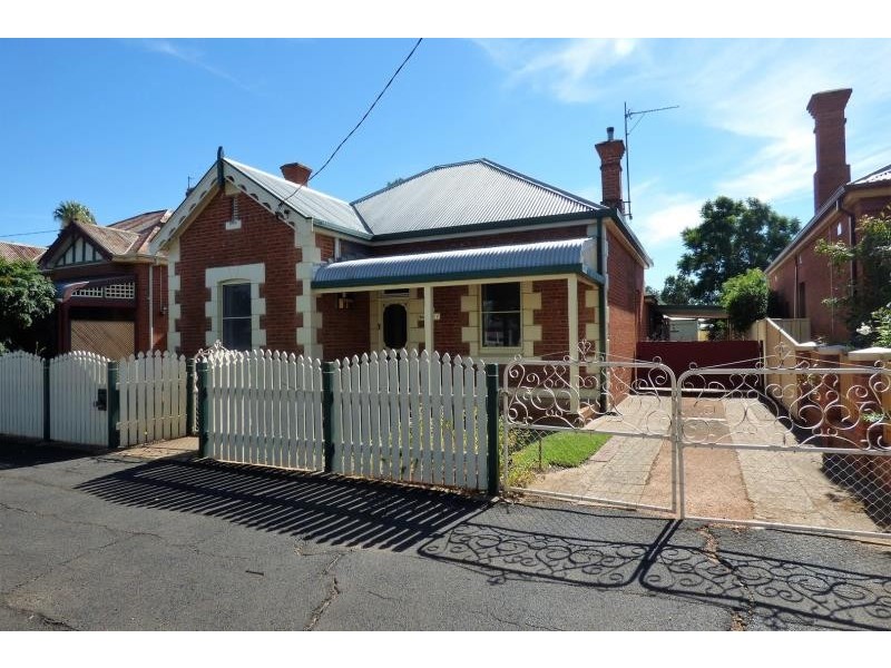 112 Bultje St, Dubbo NSW 2830