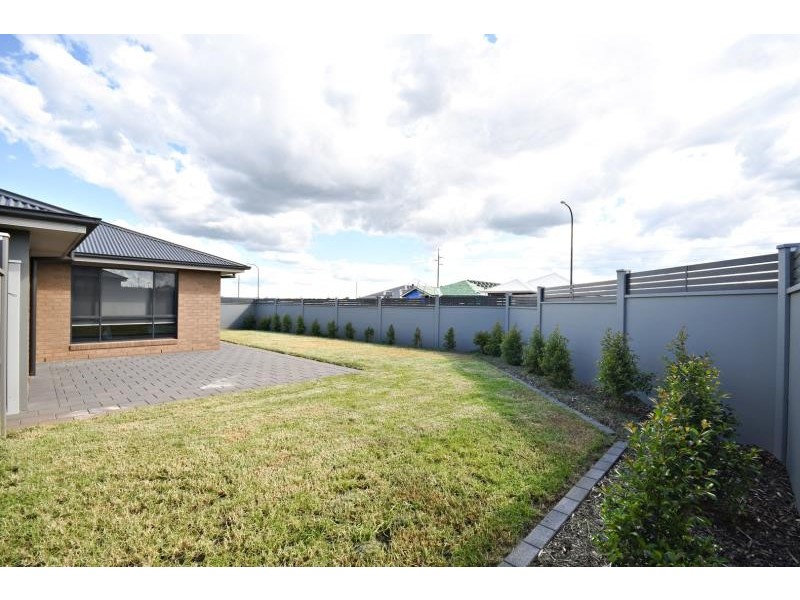 1 Brook Ct, Dubbo NSW 2830