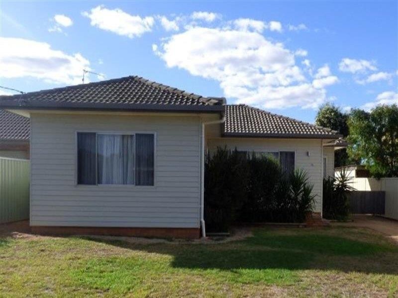 36 Lovett Ave, Dubbo NSW 2830