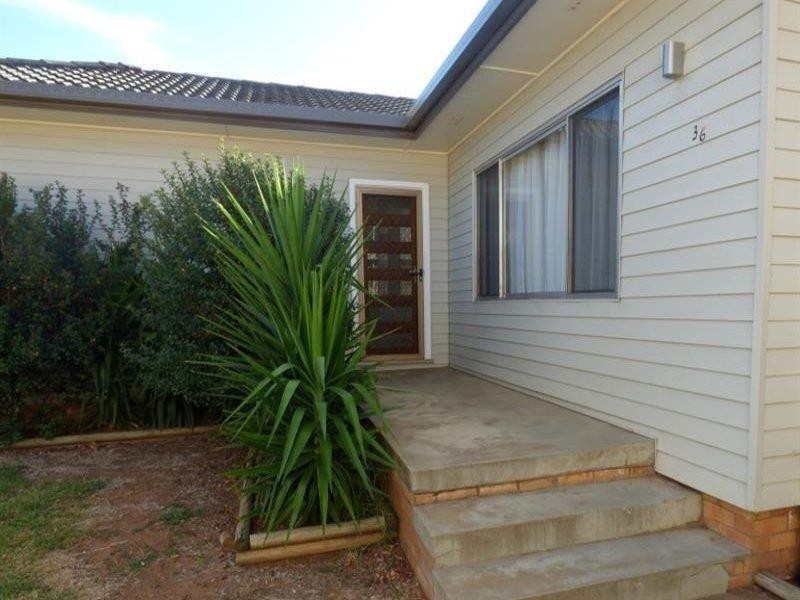 36 Lovett Ave, Dubbo NSW 2830