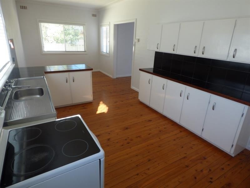 36 Lovett Ave, Dubbo NSW 2830