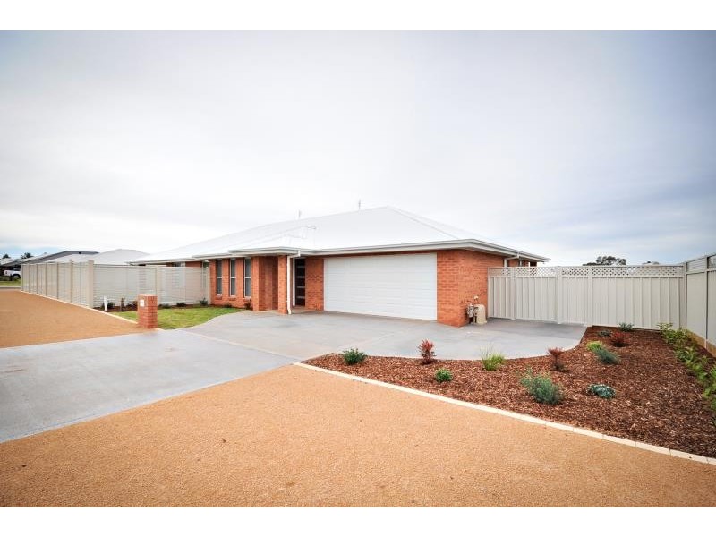 42 Lansdowne Dr, Dubbo NSW 2830