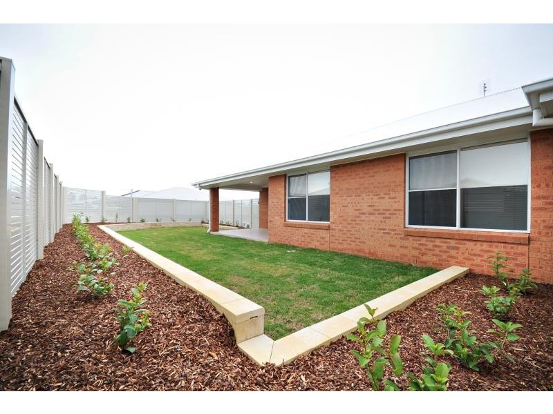 42 Lansdowne Dr, Dubbo NSW 2830