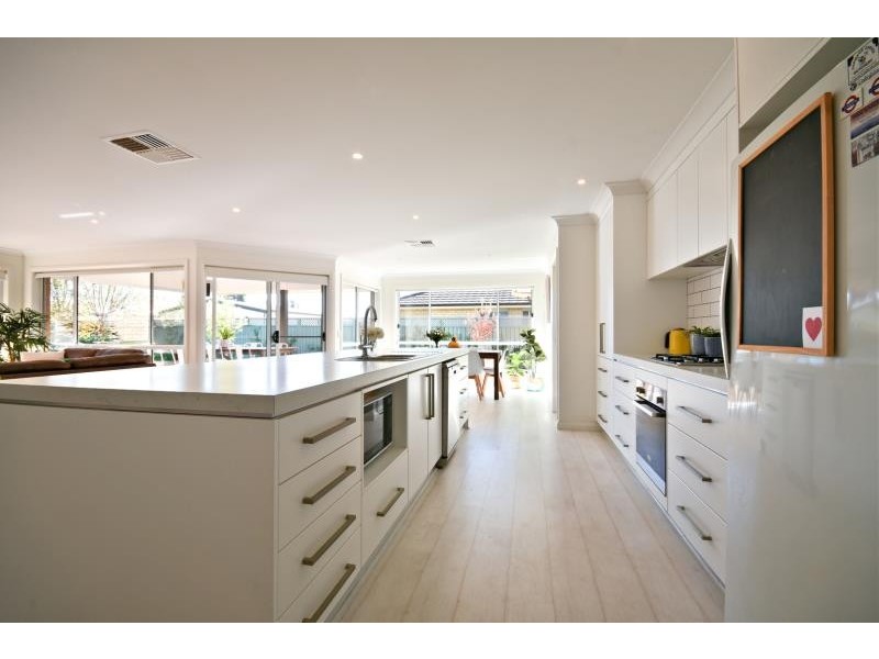 7 Artesian Ct, Dubbo NSW 2830