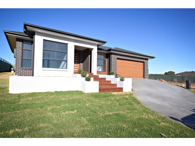 17 Pelagic Ct, Dubbo NSW 2830