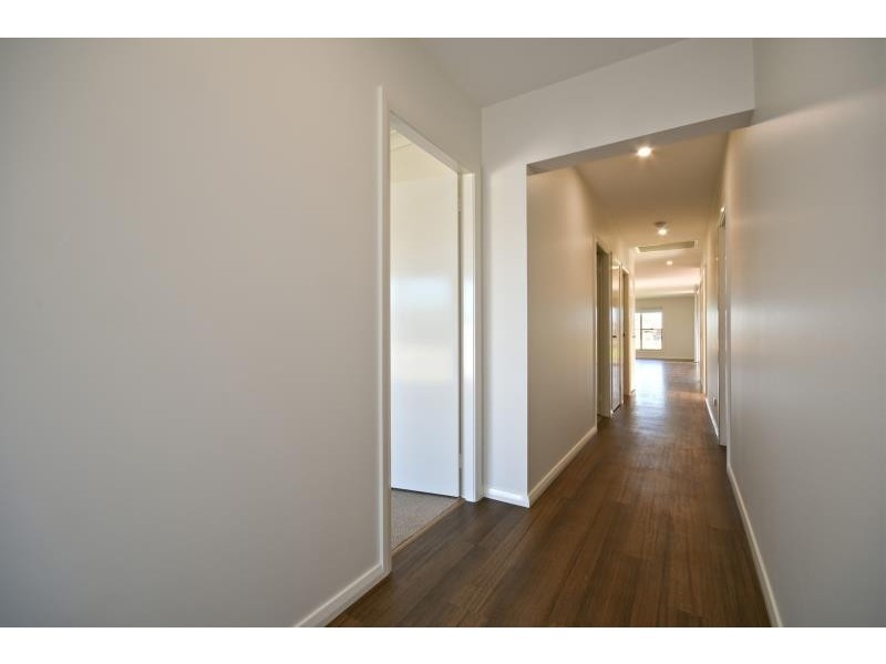 27 Amadeus Ave, Dubbo NSW 2830