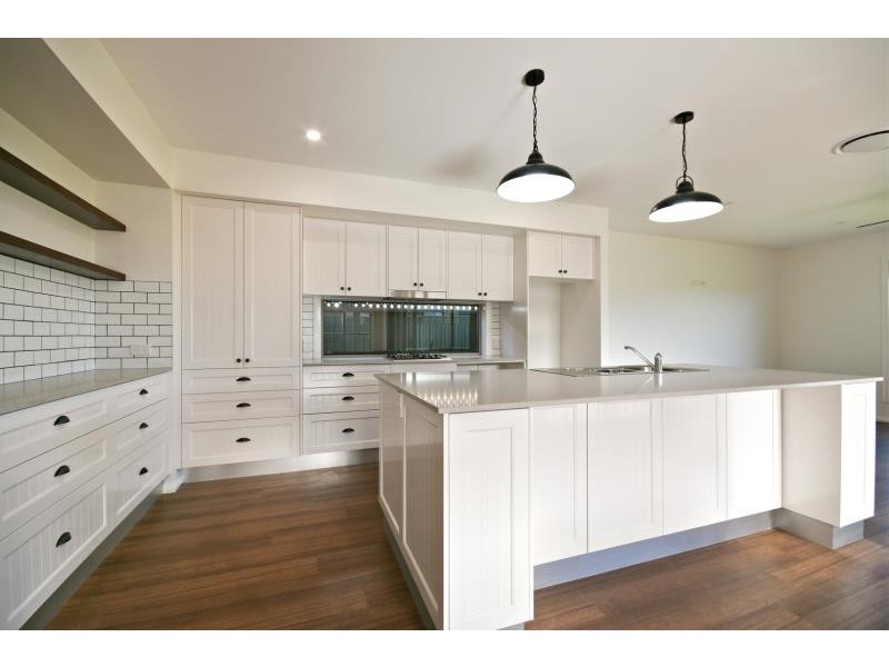 27 Amadeus Ave, Dubbo NSW 2830