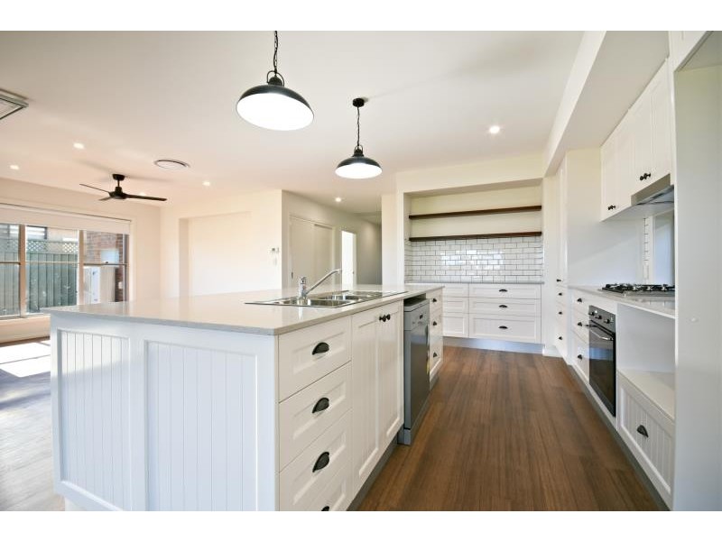 27 Amadeus Ave, Dubbo NSW 2830