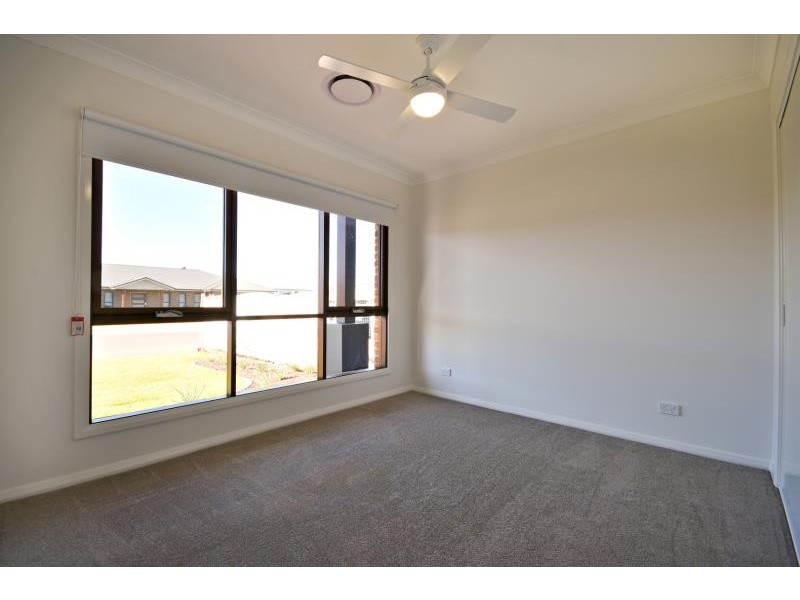 27 Amadeus Ave, Dubbo NSW 2830