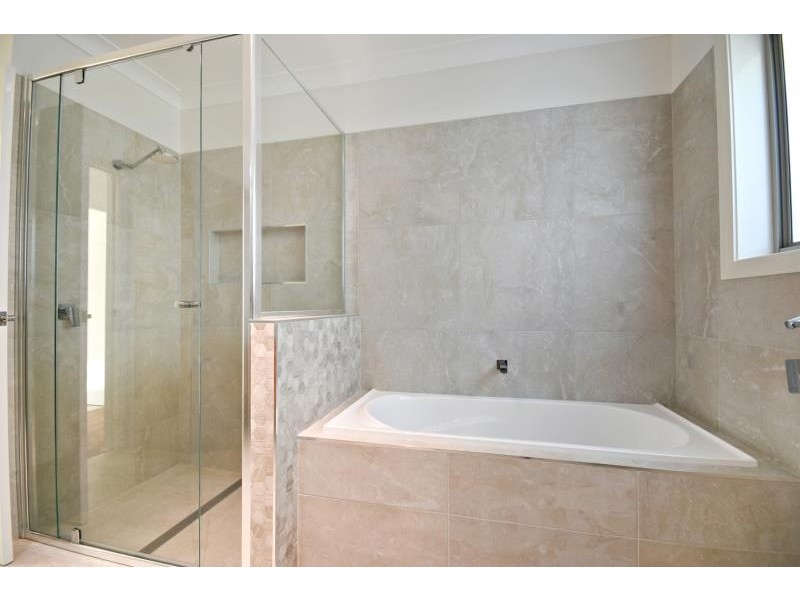 27 Amadeus Ave, Dubbo NSW 2830