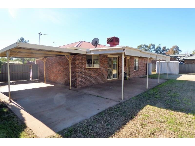17 Hellyer Ct, Dubbo NSW 2830