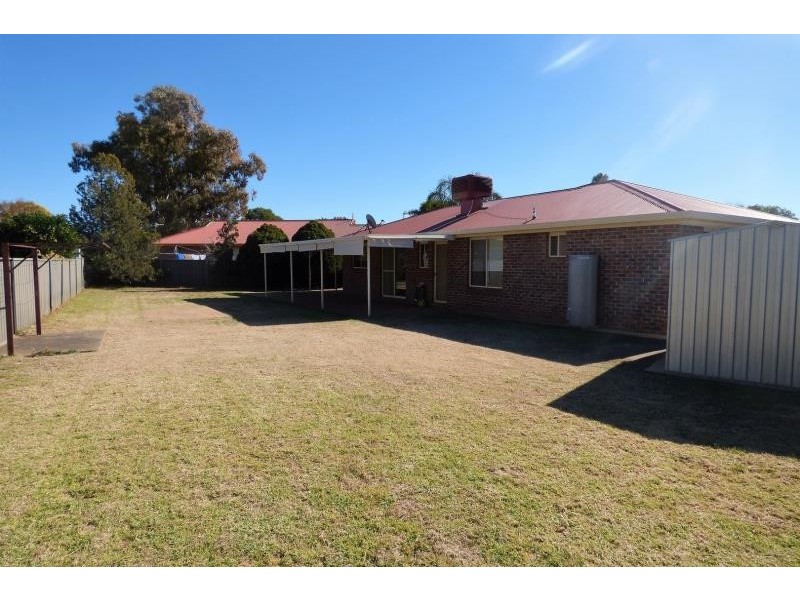 17 Hellyer Ct, Dubbo NSW 2830
