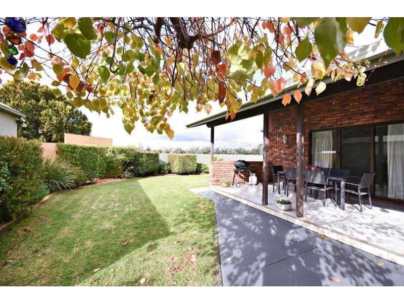 59 Manildra St, Narromine NSW 2821