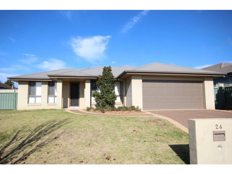 24 Cypress Point Dr, Dubbo NSW 2830