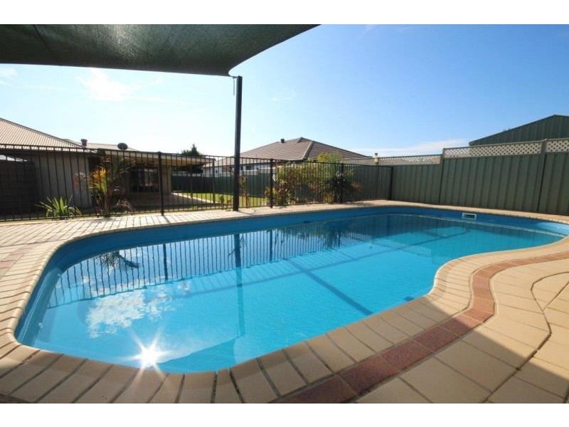 24 Cypress Point Dr, Dubbo NSW 2830