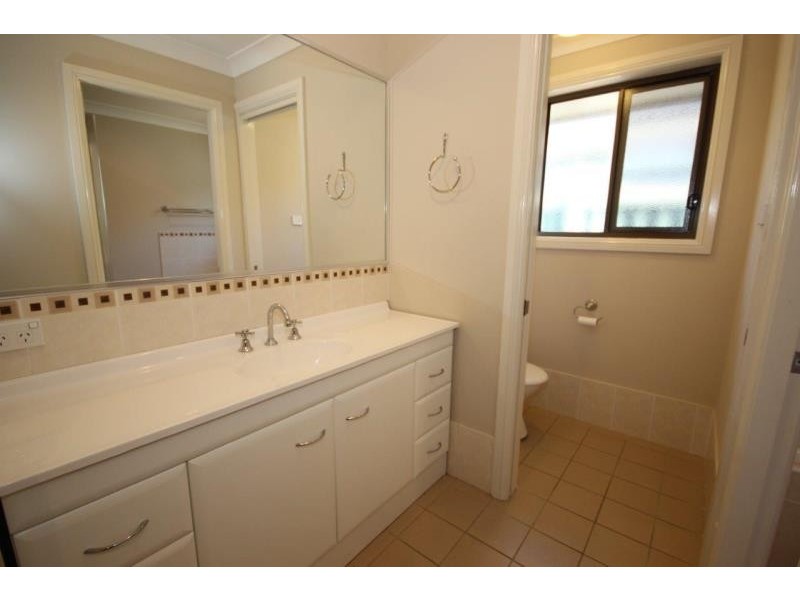 24 Cypress Point Dr, Dubbo NSW 2830