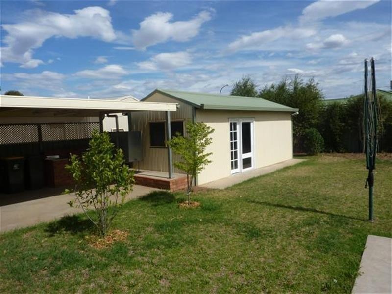 4 Silkwood Cl, Dubbo NSW 2830
