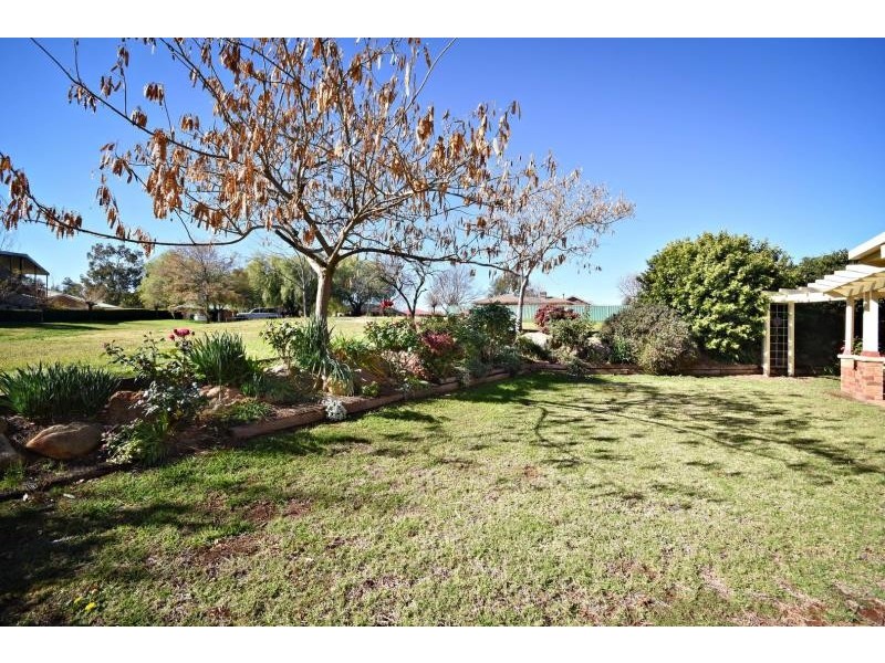 7A Grevillea Cl, Dubbo NSW 2830