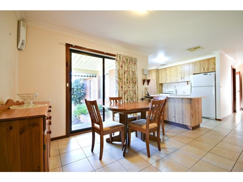 12 Lindsay Pl, Dubbo NSW 2830