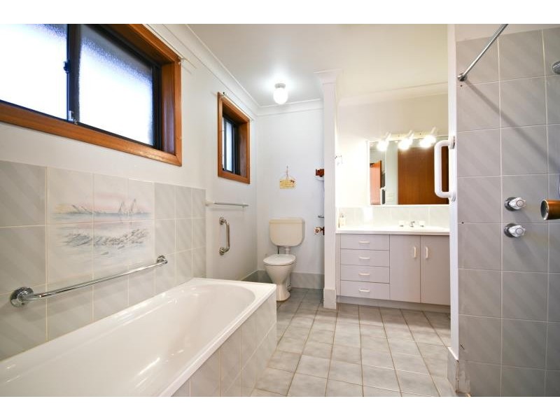 12 Lindsay Pl, Dubbo NSW 2830