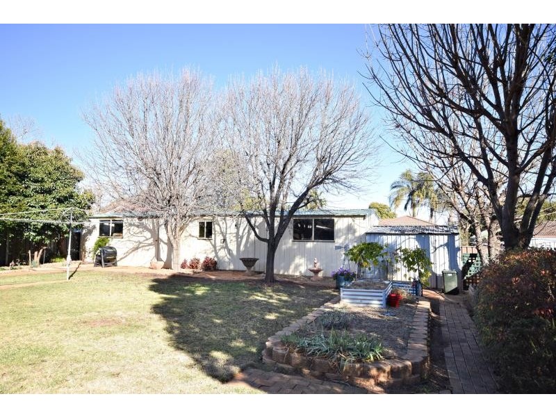 12 Lindsay Pl, Dubbo NSW 2830