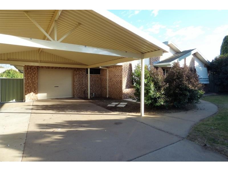 71 Sheraton Rd, Dubbo NSW 2830
