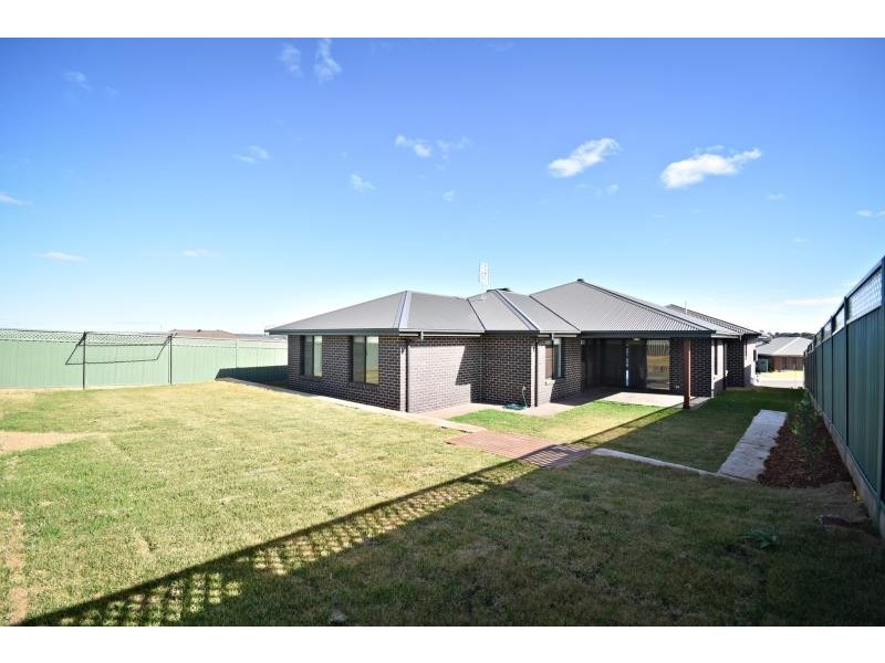 17 Pelagic Ct, Dubbo NSW 2830