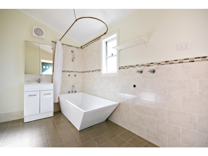 4 Mitchell St, Dubbo NSW 2830