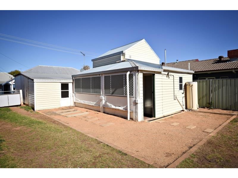 4 Mitchell St, Dubbo NSW 2830