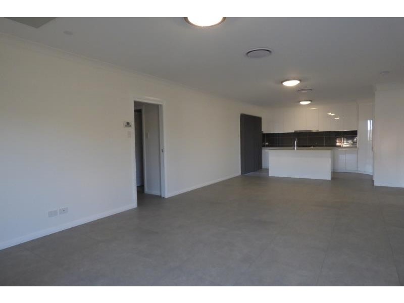 2 Ash Ave, Dubbo NSW 2830