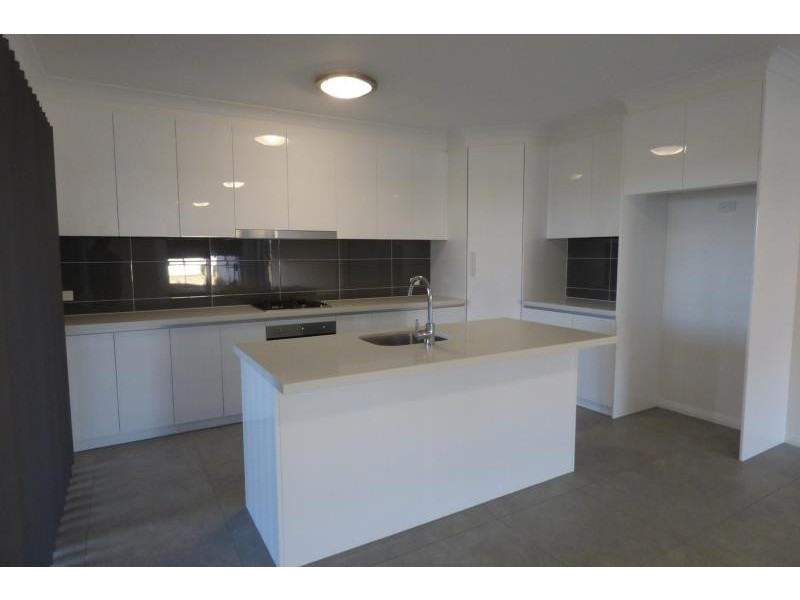 2 Ash Ave, Dubbo NSW 2830
