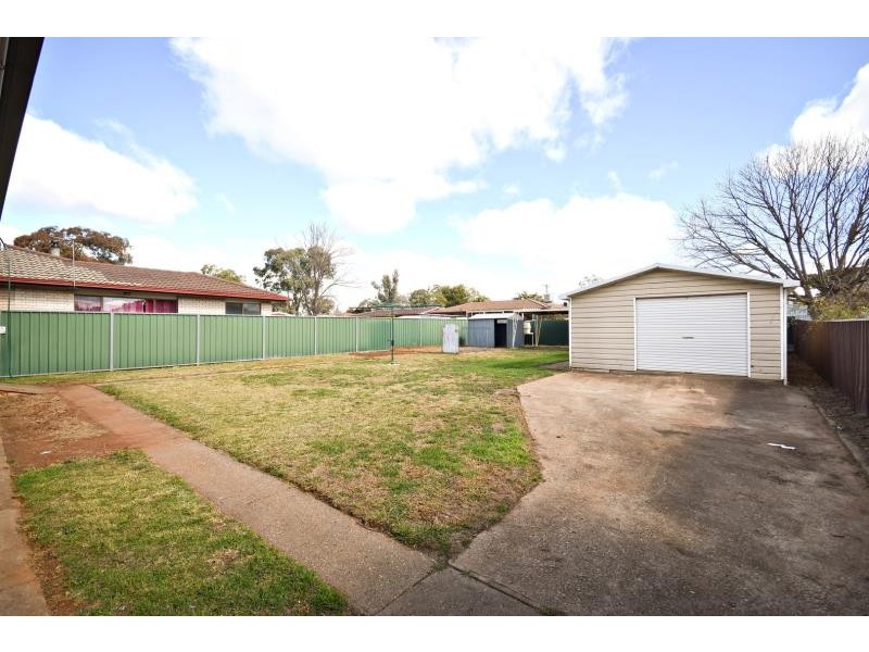17 Corbett Ave, Dubbo NSW 2830