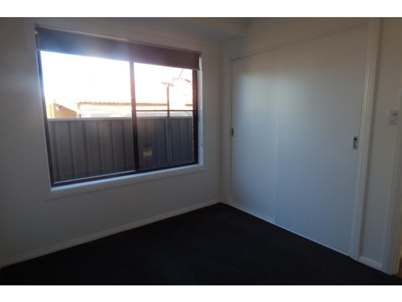 8 Windsor Pde, Dubbo NSW 2830