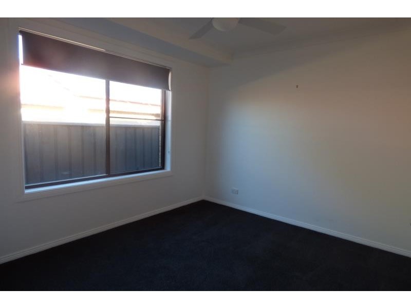 8 Windsor Pde, Dubbo NSW 2830