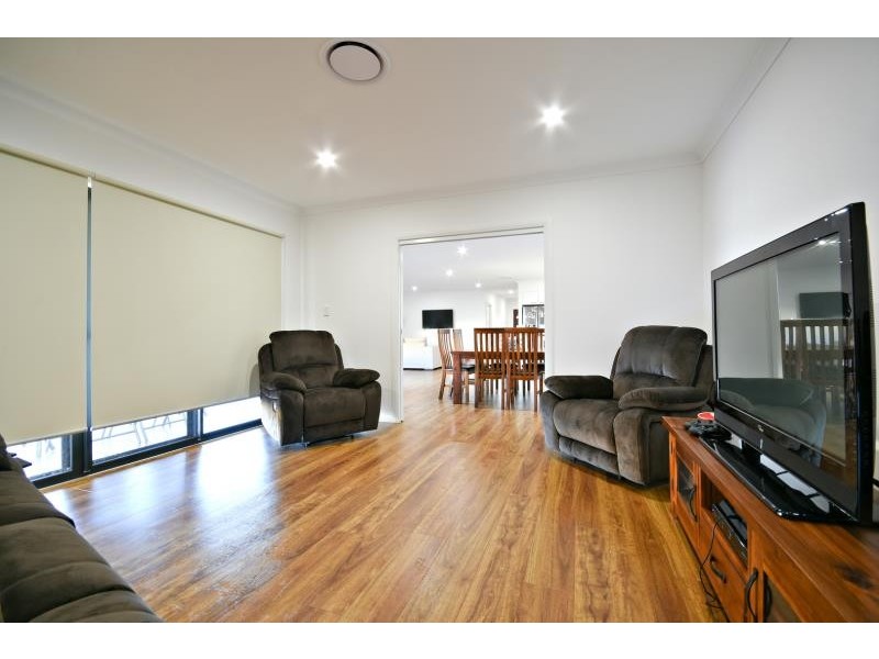 65 Lakeside Cct, Dubbo NSW 2830