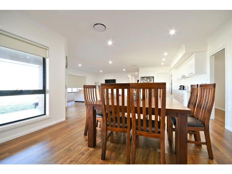 65 Lakeside Cct, Dubbo NSW 2830