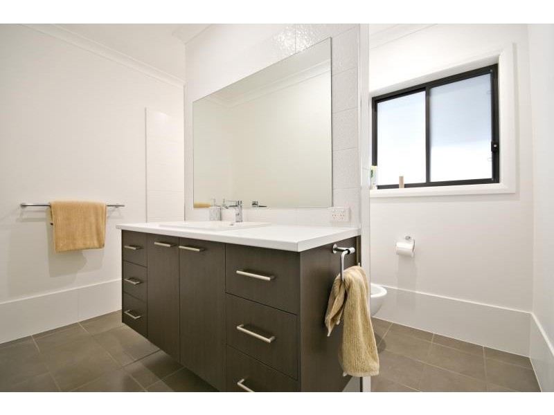 65 Lakeside Cct, Dubbo NSW 2830