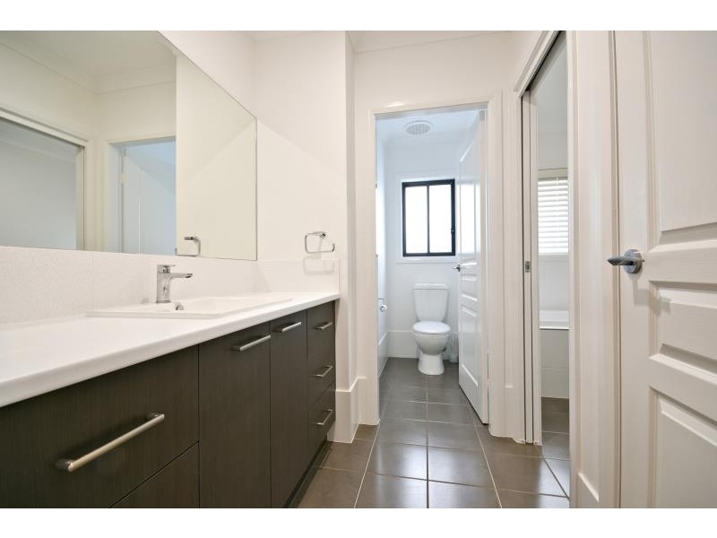 65 Lakeside Cct, Dubbo NSW 2830