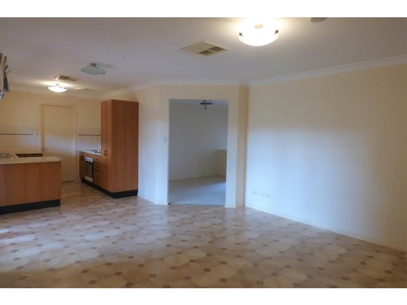 69 Twickenham Dr, Dubbo NSW 2830