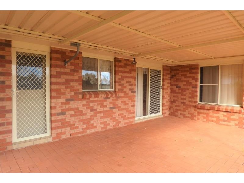 69 Twickenham Dr, Dubbo NSW 2830