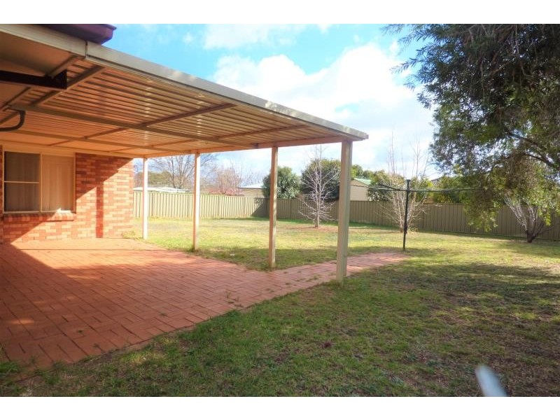 69 Twickenham Dr, Dubbo NSW 2830