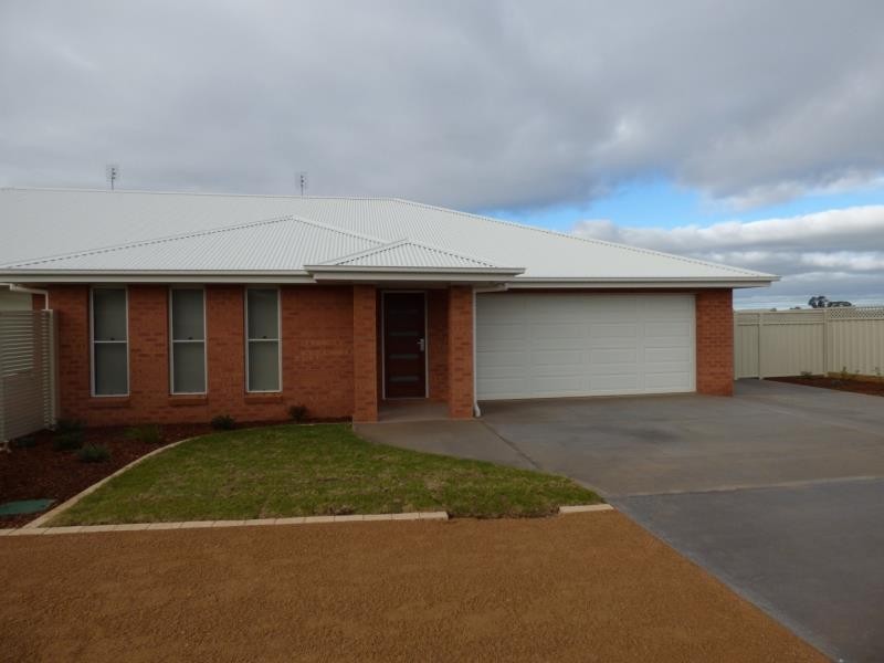 29 Champagne Dr, Dubbo NSW 2830